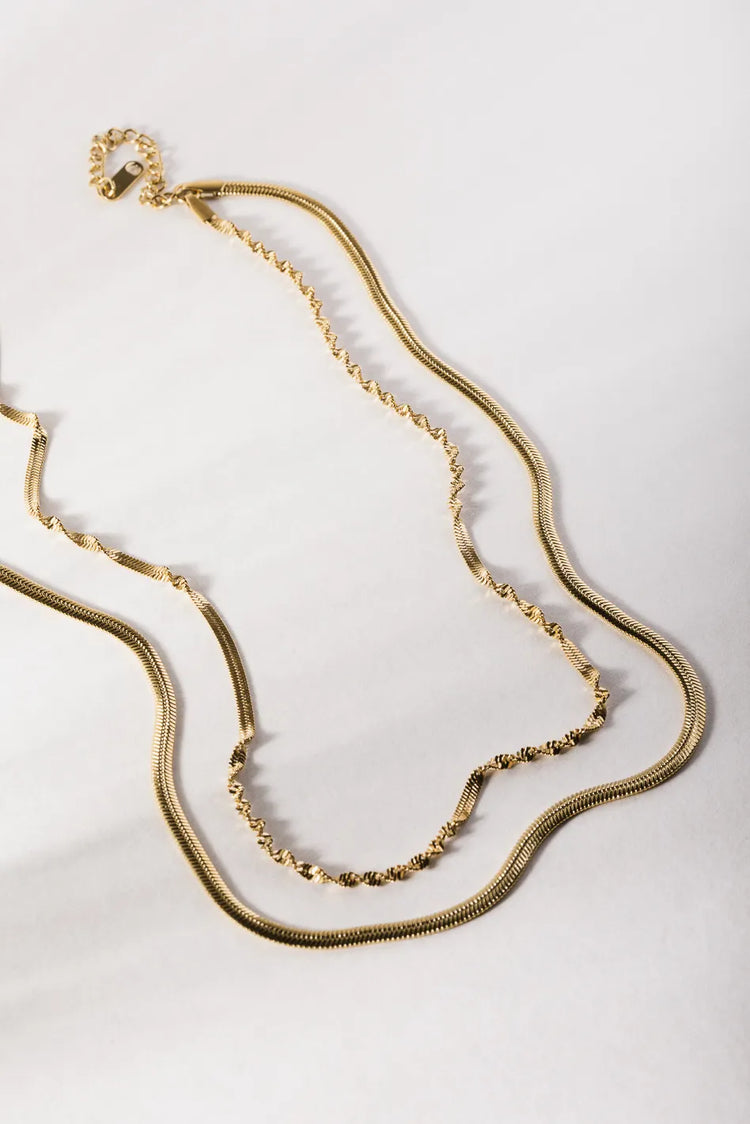 Twisted layered necklace in gold 