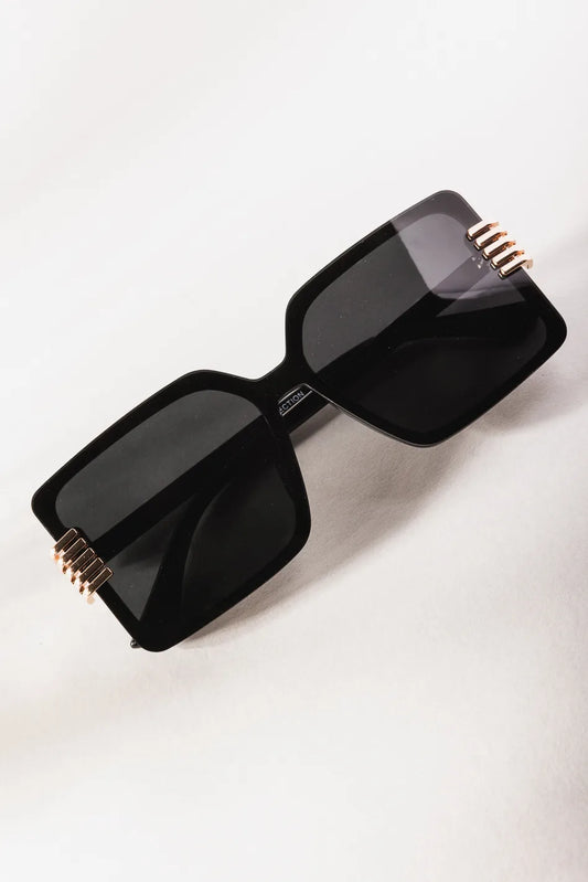 Square styled sunglasses 