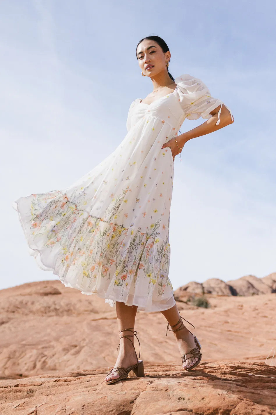 Ruched Sleeve Floral Dress in White b hme