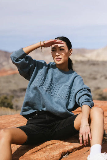 Round neck sweatshirt in blue 