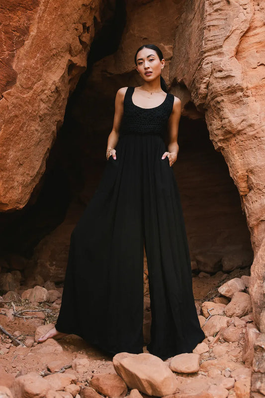 Two hand pockets jumpsuit in black 