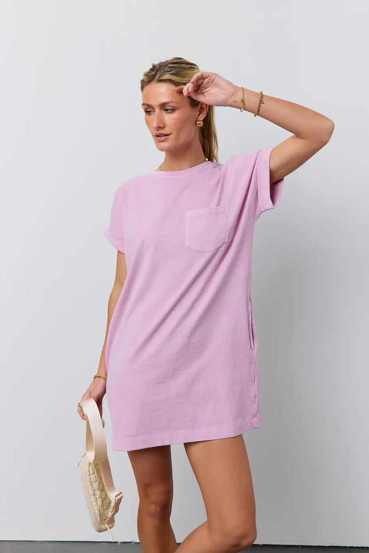 Rolled cuff sleeves T-Shirt in pink 