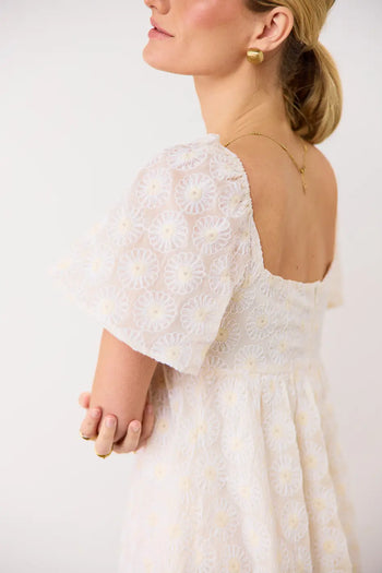 Short sleeves dress in cream 