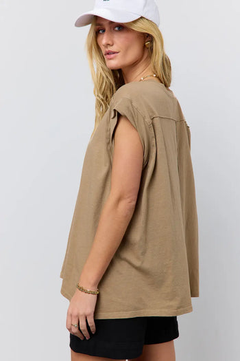 Oversized top in mocha 