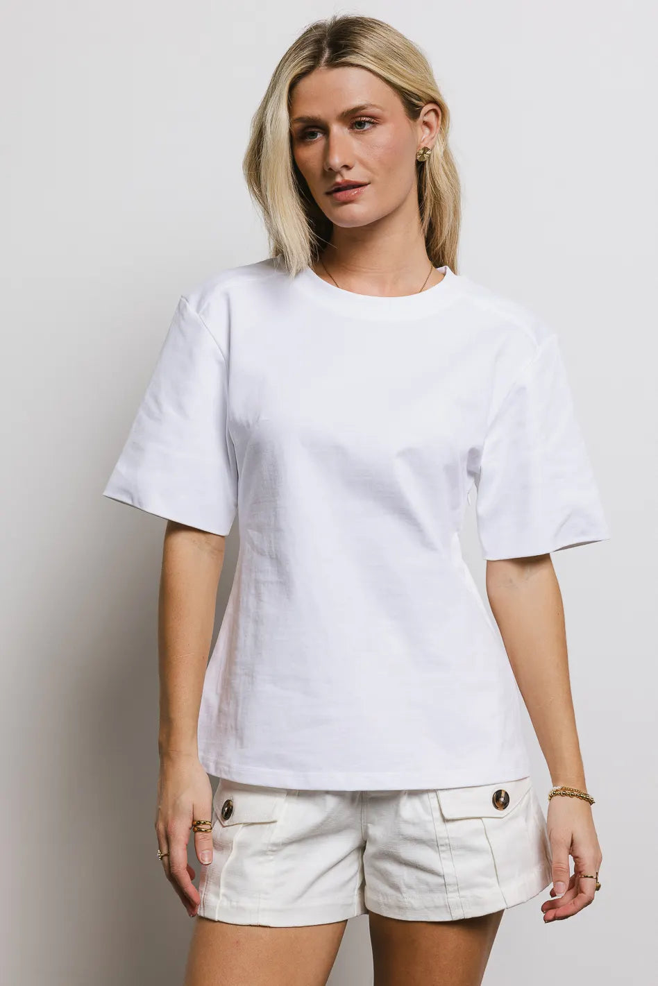 Round neck basic white top in white 