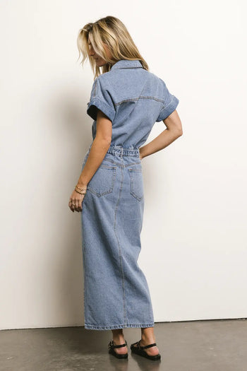 Two back pockets denim dress 