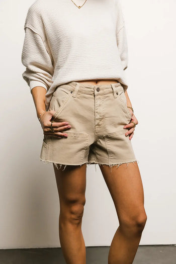 Two hand pockets short 