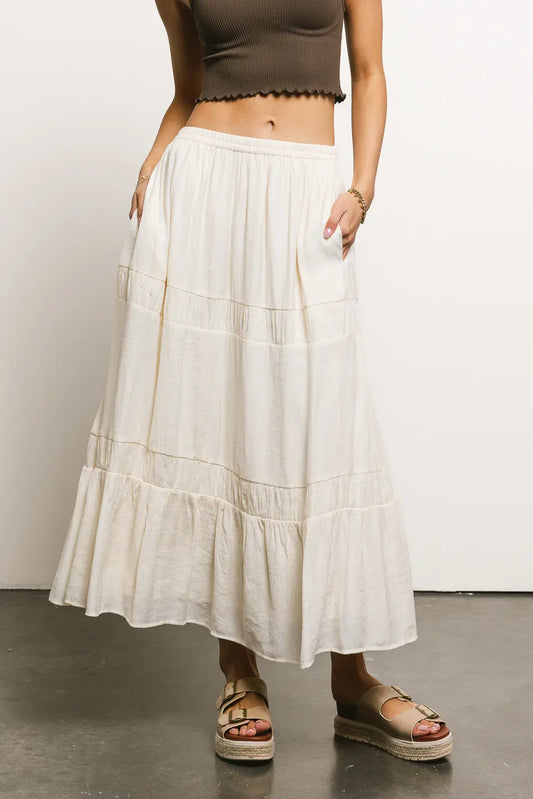 Elastic waist skirt in cream 