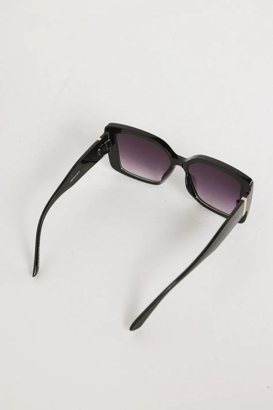 Square style sunglasses in black 