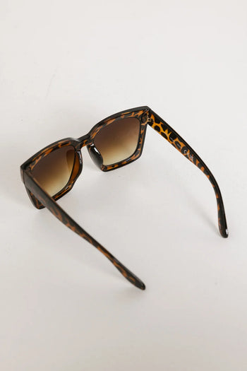 Square style sunglasses 