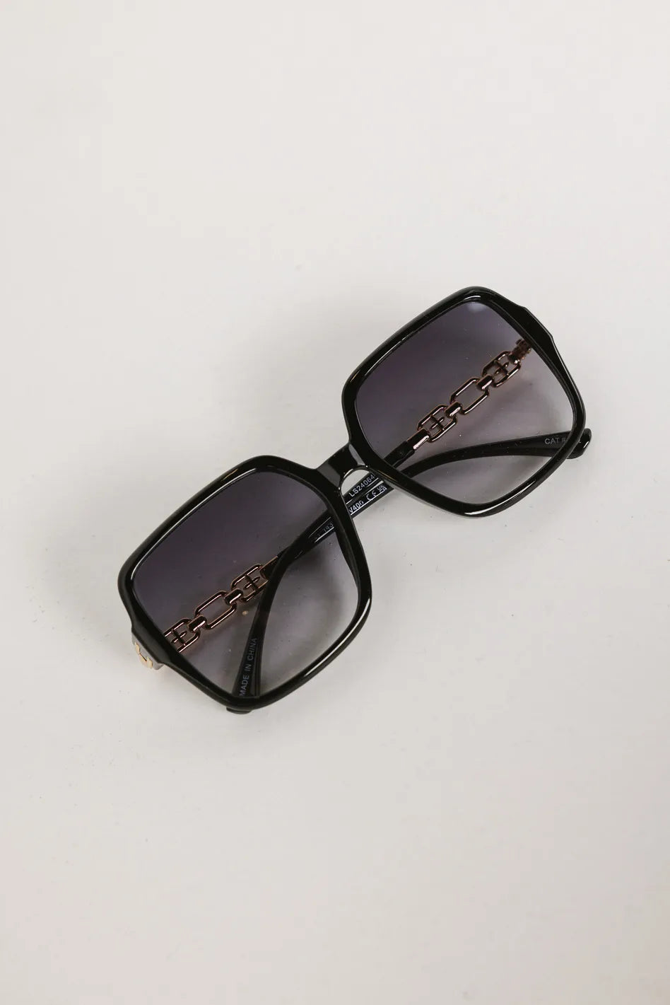 Oval sunglasses 