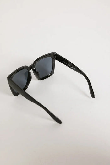 Square style sunglasses 