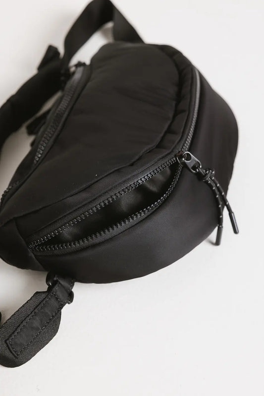 Zipper details crossbody bag 