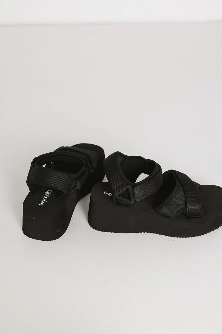 Platform sandals in black 