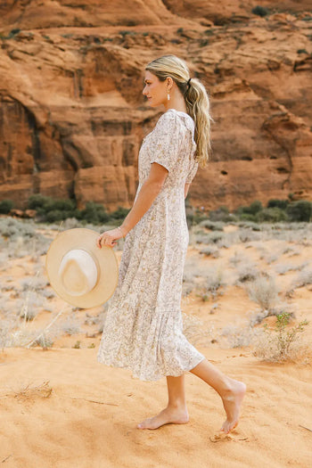 Short sleeves dress in floral 