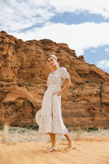 Two hand pockets dress in floral 