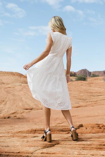Woven dress in white 