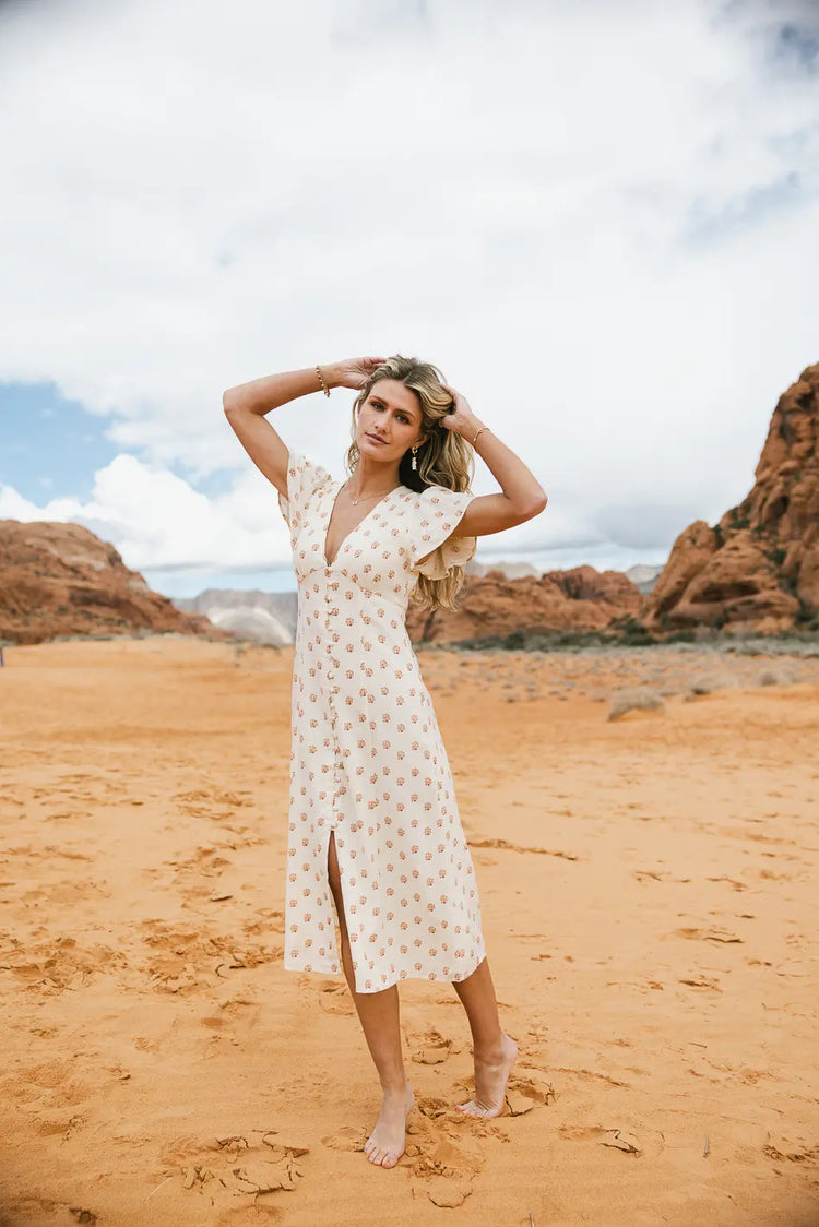 V-Neck dress in cream 