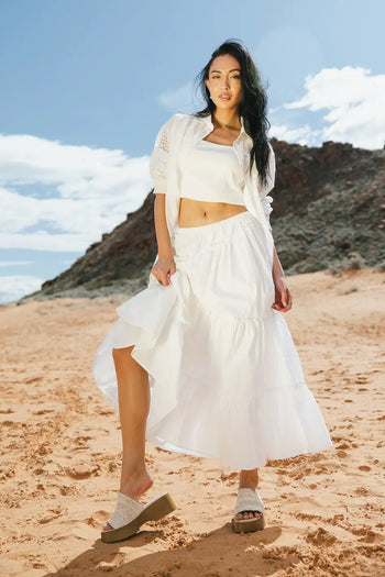 Elastic waist skirt in white 