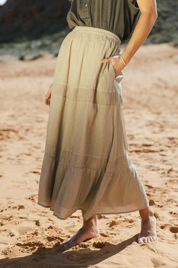 Two hand pockets skirt in olive 