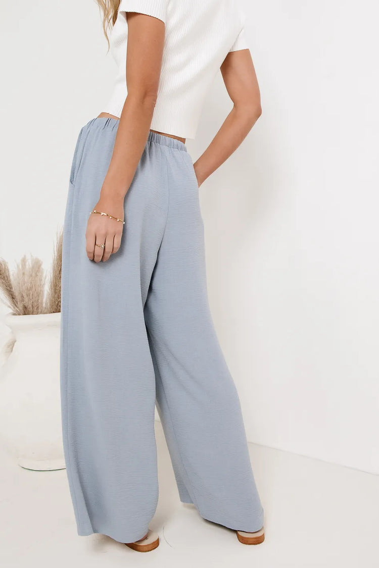 Elastic waist wide leg pants in blue 