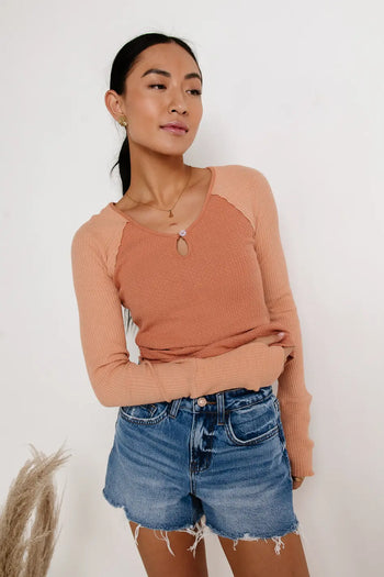 Round neck top in terracotta 