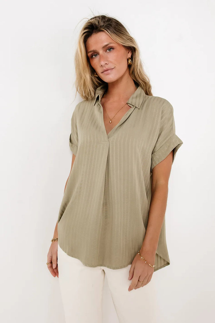 Blouse in olive 