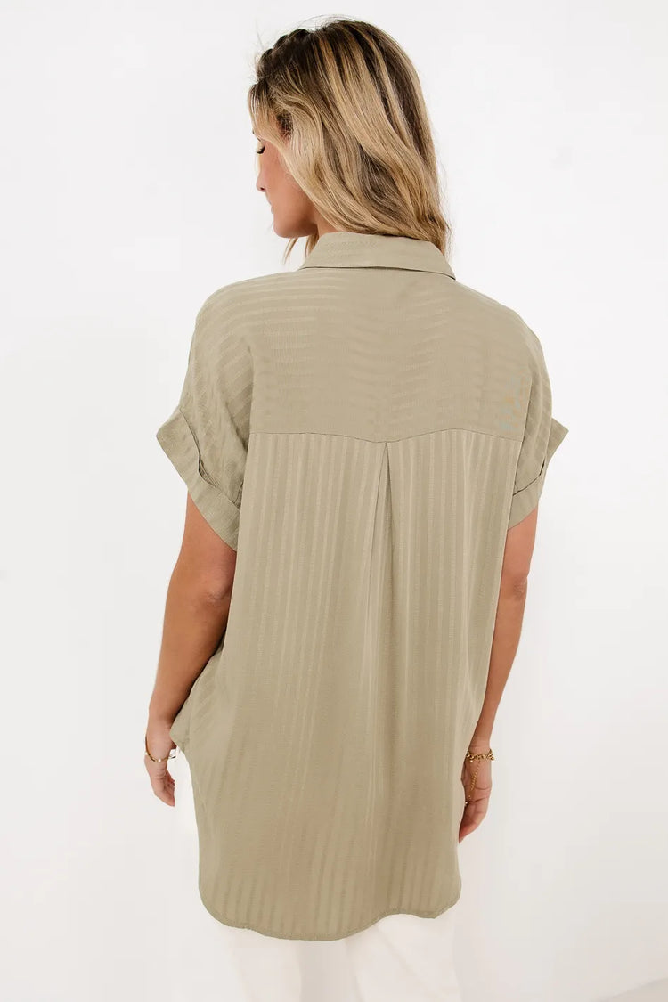 Plain color blouse in olive 