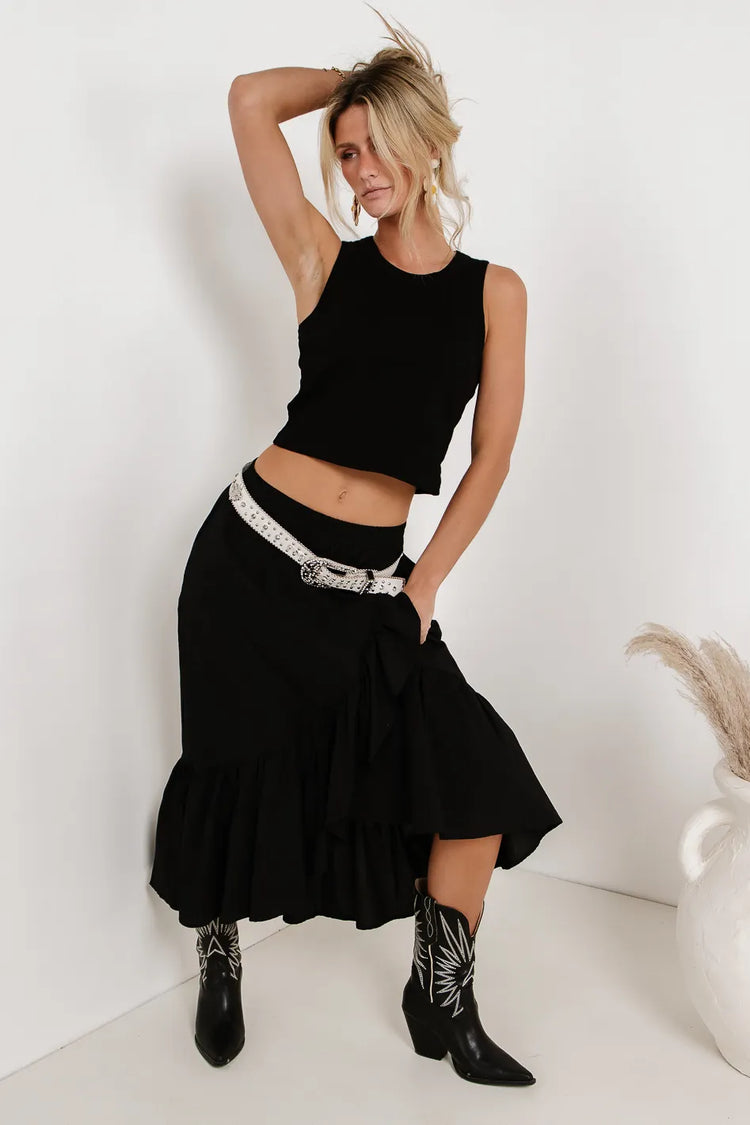 Front ruffle skirt in black 