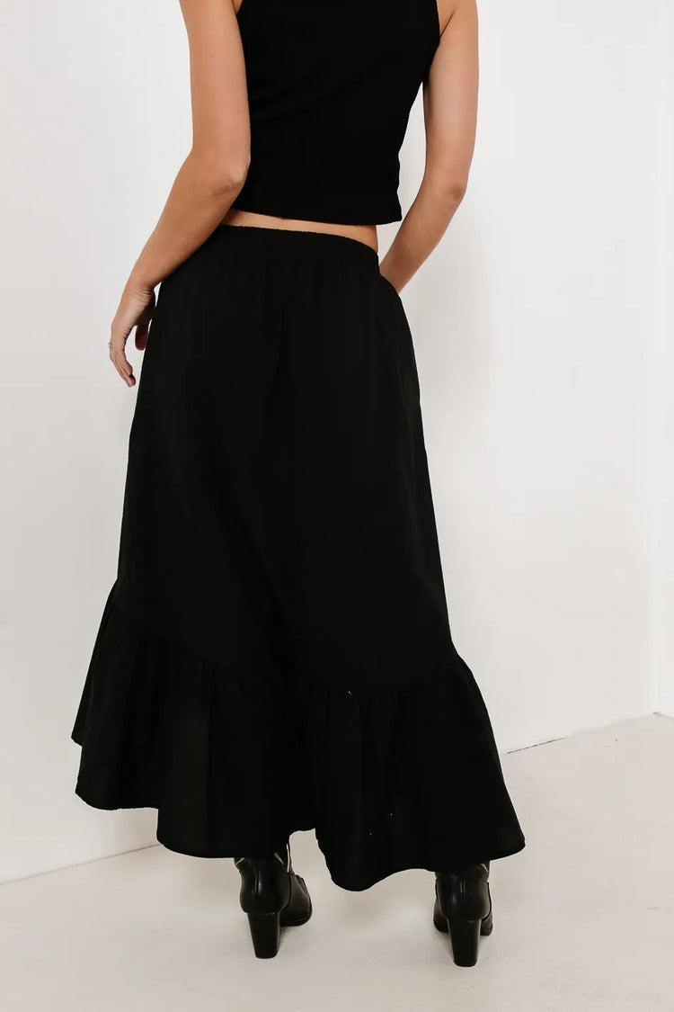 Plain color skirt in black 