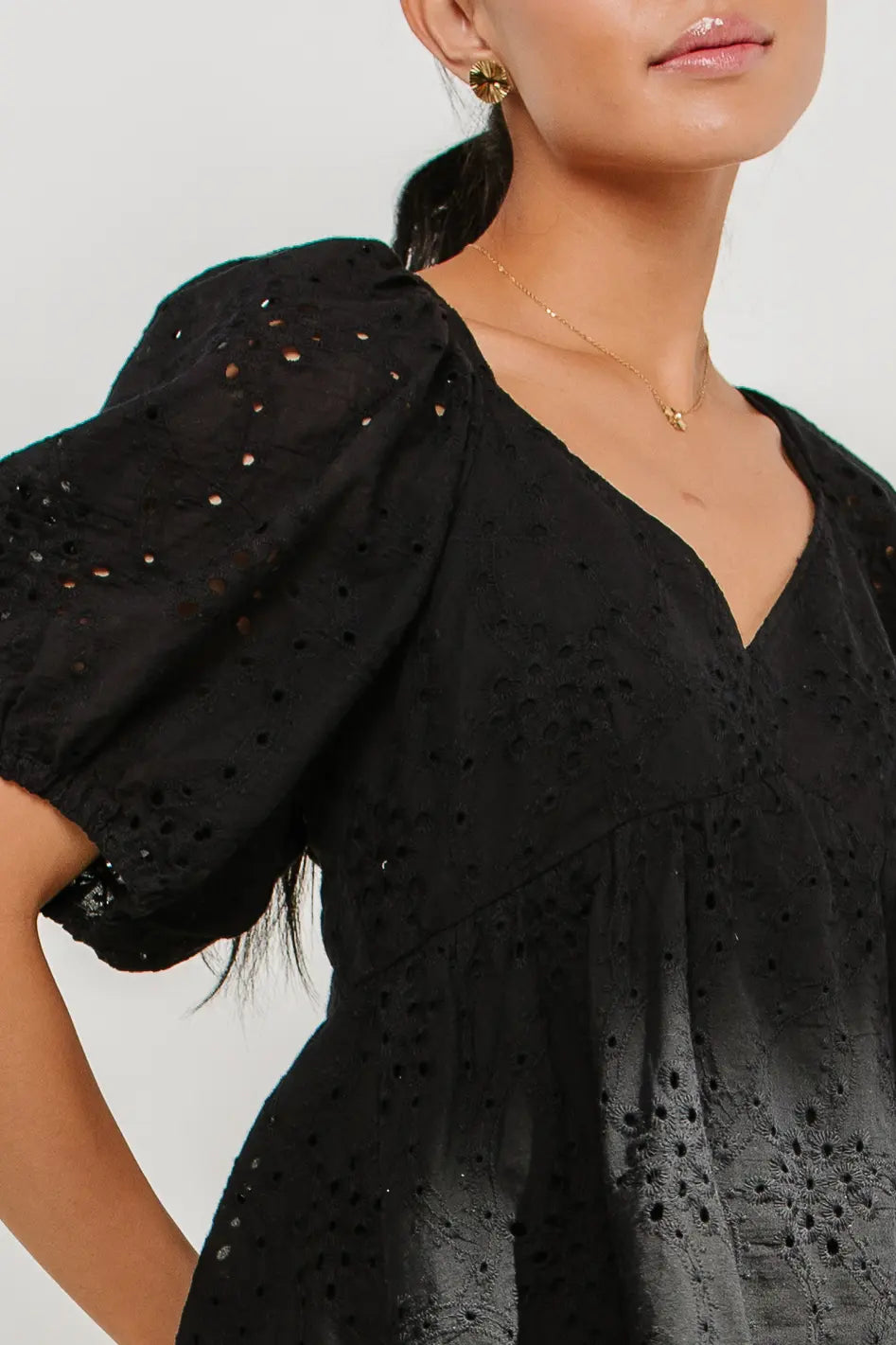 V-Neck dress in black 