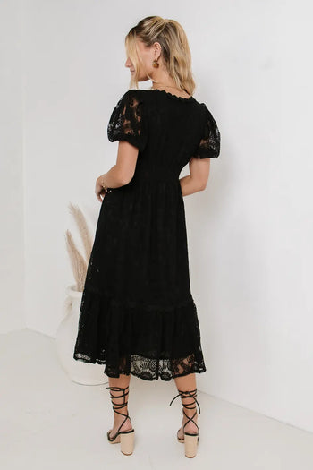 Lace dress in black 