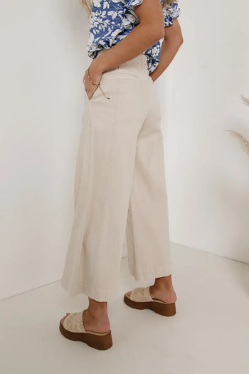 Wide legs pants in beige 
