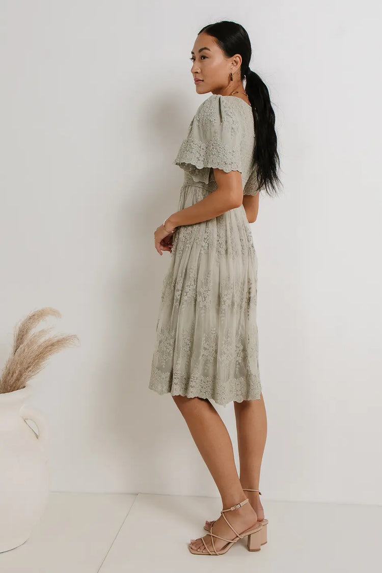 Short sleeves dress in sage 