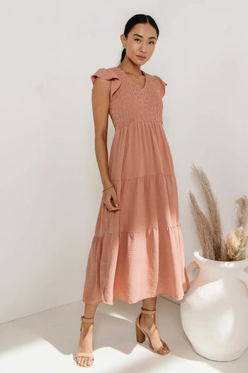 V-Neck dress in peach 