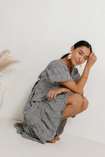 Woven dress in black 