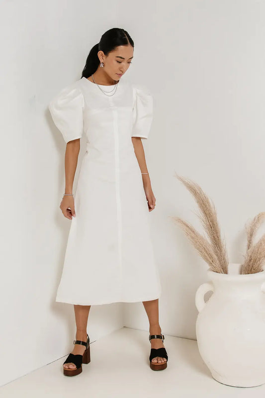Short  sleeves dress in white 