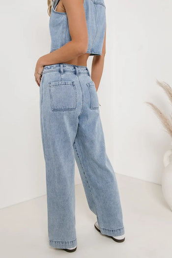 Two back pockets denim jeans 