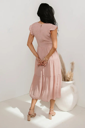 Ruffle sleeves dress in blush 