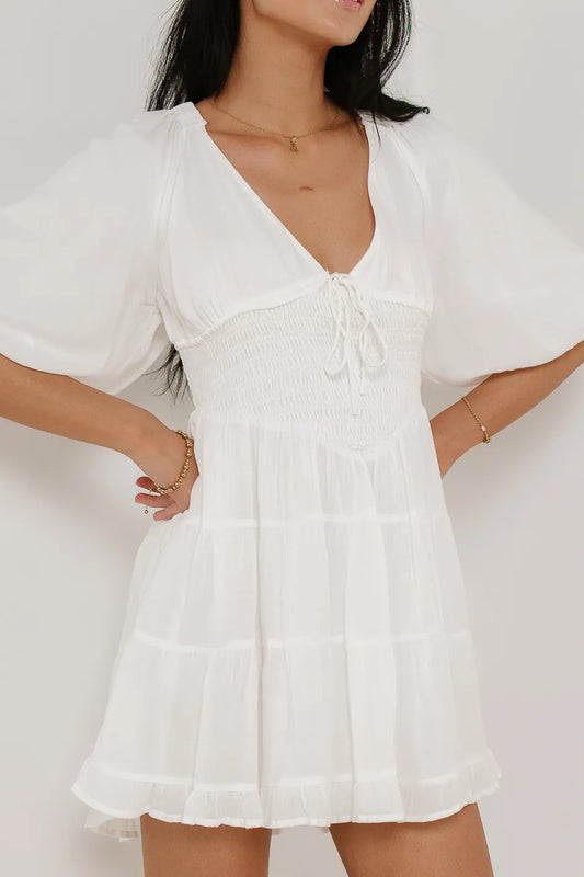 V-Neck dress in white 