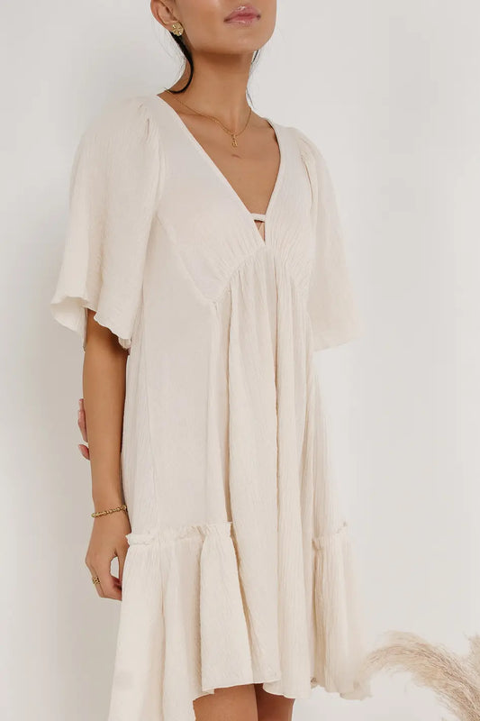 V-Neck dress in cream 