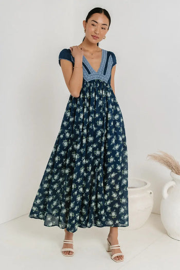 Short sleeves dress in teal 