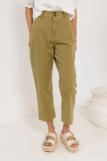 High rise pant in moss 
