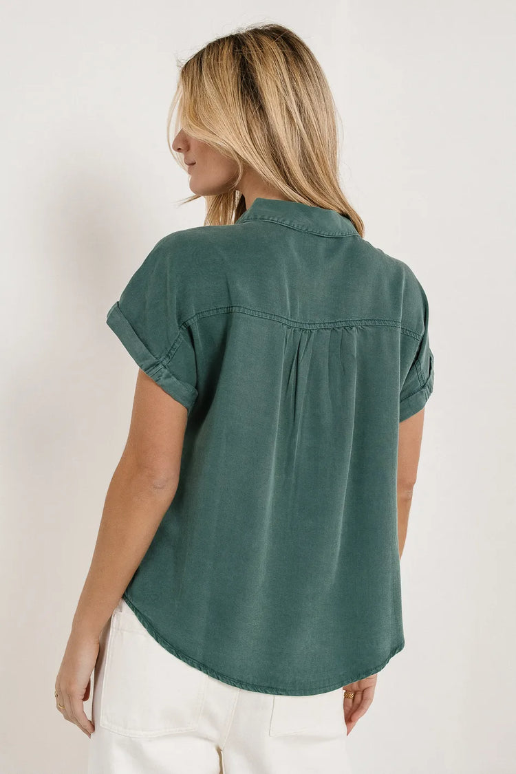 Woven top in green 