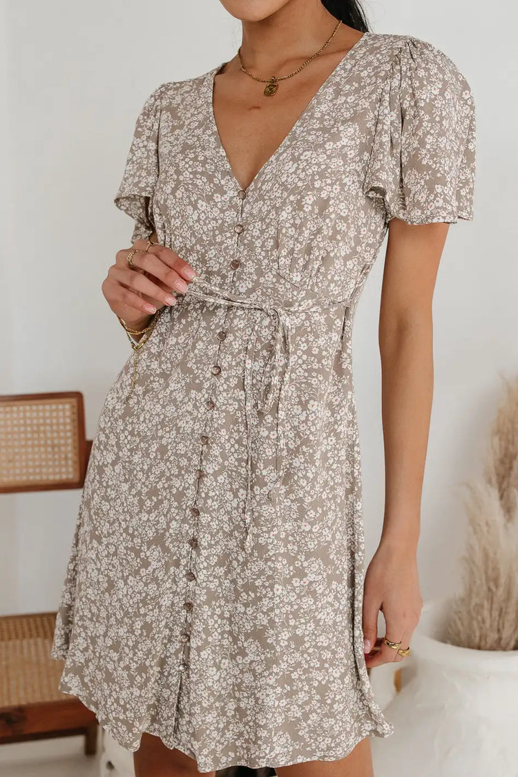 Short sleeves mini dress in taupe 