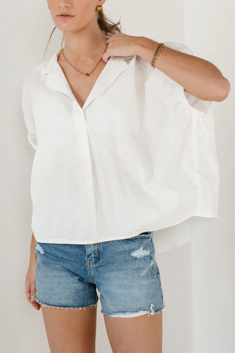 Wide style top in white 