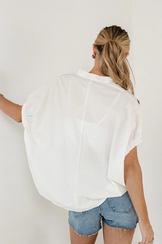 Plain color blouse in white 