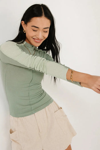 Long sleeves top in sage 