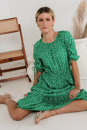 Round neck floral dress in green 