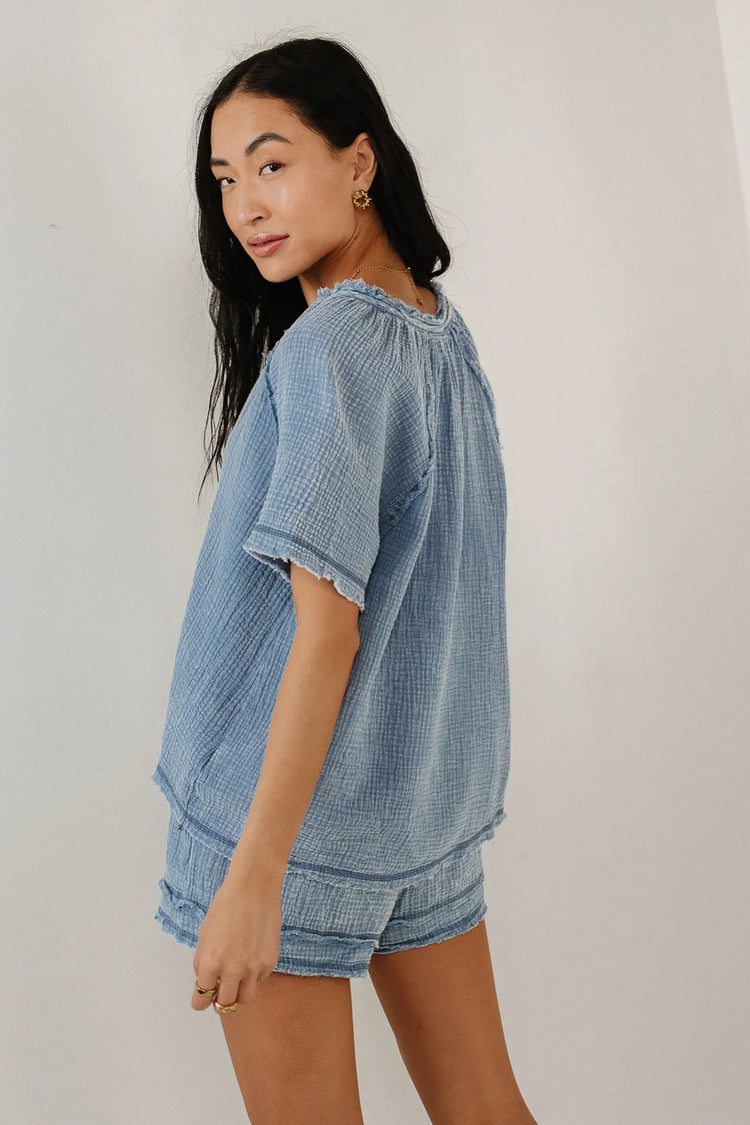 Woven top in blue 